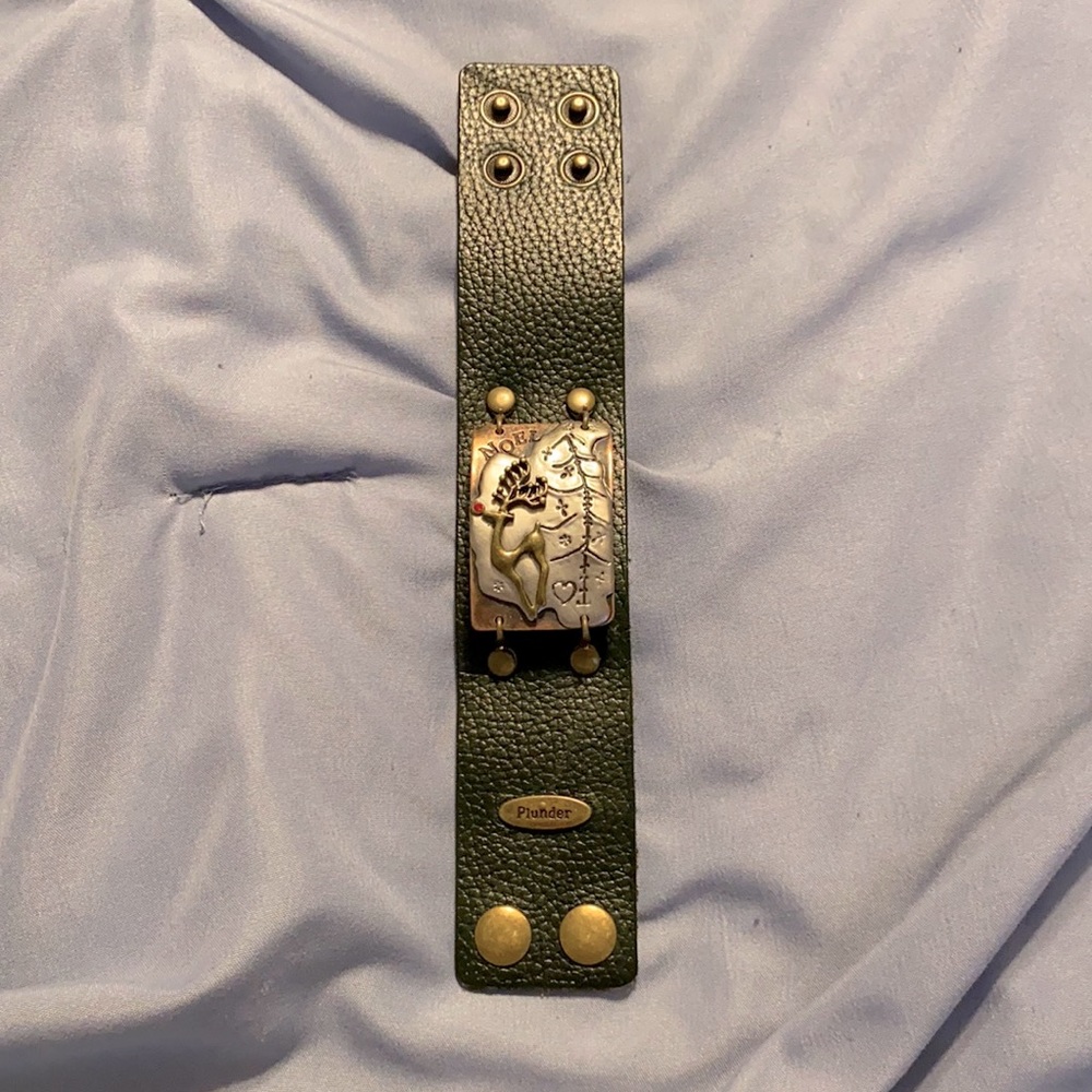 Plunder bracelet